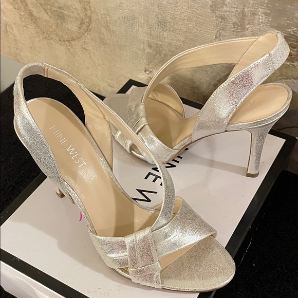 Nine West Silver Heels - Picture 6 of 10